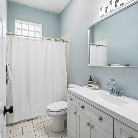 2001 W ADDISON Street 3E, Chicago, IL 60618