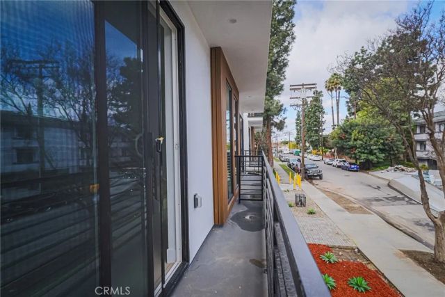 11810 Gilmore Street, North Hollywood, CA 91606