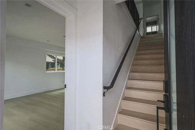 11810 Gilmore Street, North Hollywood, CA 91606