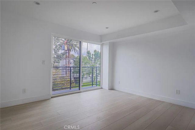 11810 Gilmore Street, North Hollywood, CA 91606