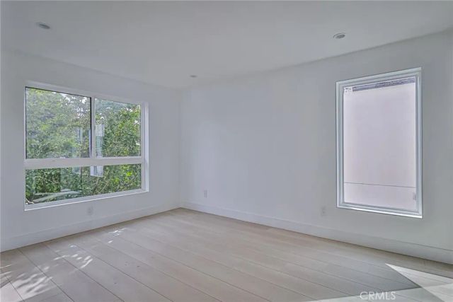 11810 Gilmore Street, North Hollywood, CA 91606
