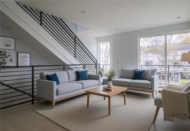 11810 Gilmore Street, North Hollywood, CA 91606
