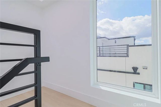 11810 Gilmore Street, North Hollywood, CA 91606