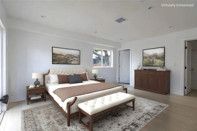 11810 Gilmore Street, North Hollywood, CA 91606