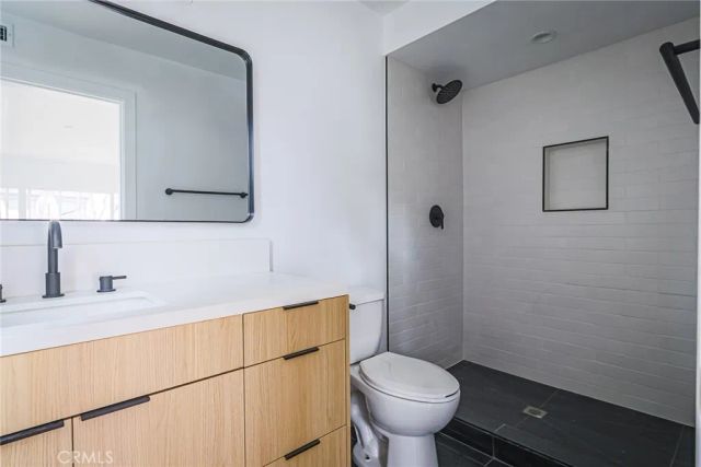 11810 Gilmore Street, North Hollywood, CA 91606