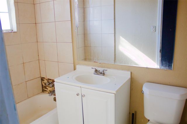 5218 Penfield Lane, Houston, TX 77021