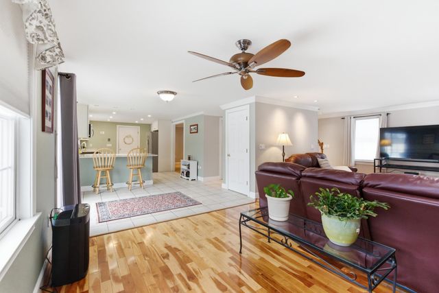 19 Viola Circle, Seabrook, NH 03874