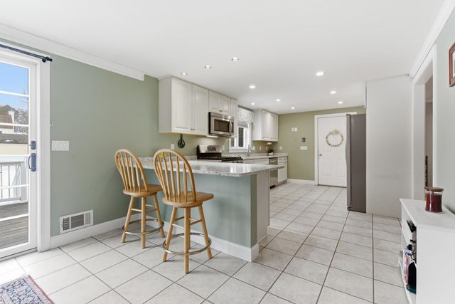 19 Viola Circle, Seabrook, NH 03874