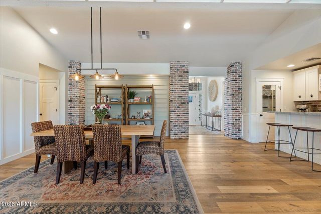 3838 E DEVONSHIRE Avenue, Phoenix, AZ 85018