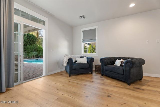 3838 E DEVONSHIRE Avenue, Phoenix, AZ 85018