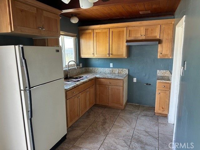 1725 E 22nd, Merced, CA 95340