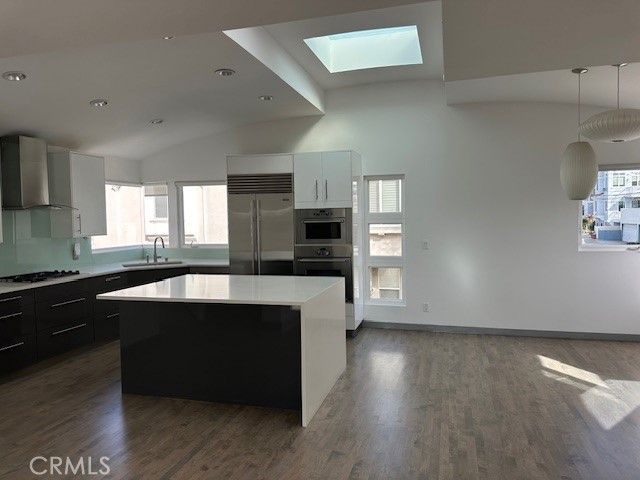 510 Ardmore Avenue, Hermosa Beach, CA 90254