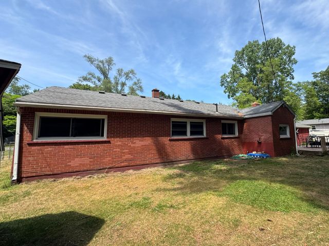 23591 Norcrest Drive, Southfield, MI 48033