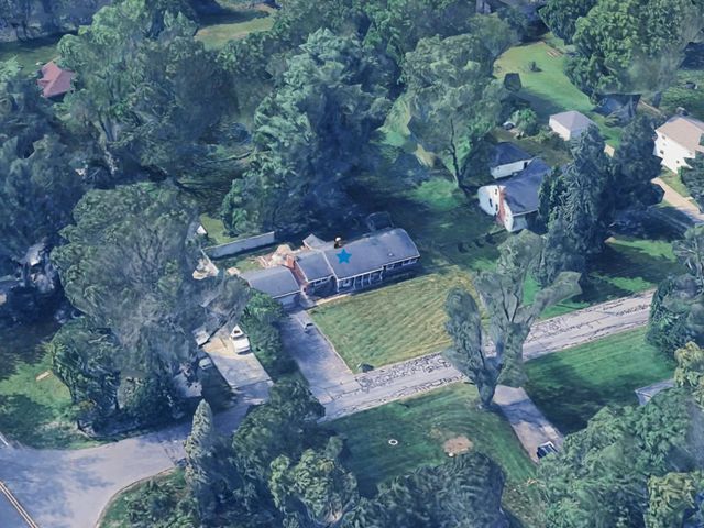 23591 Norcrest Drive, Southfield, MI 48033
