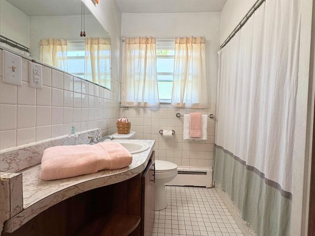 23591 Norcrest Drive, Southfield, MI 48033