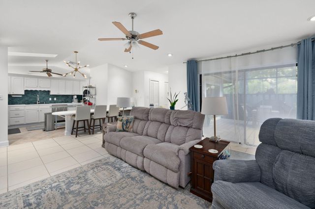1433 Captains Walk 18d, Fort Pierce, FL 34950