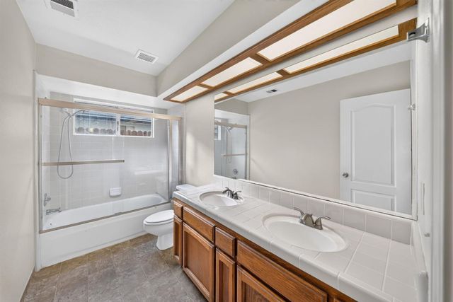 1554 E Utah Avenue, Fresno, CA 93720