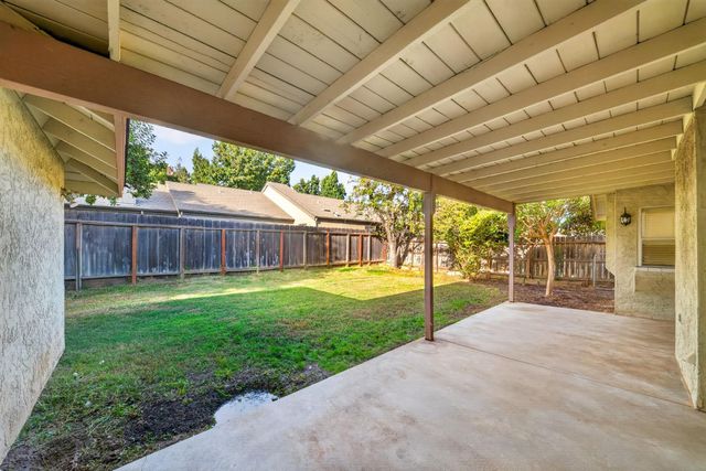 1554 E Utah Avenue, Fresno, CA 93720
