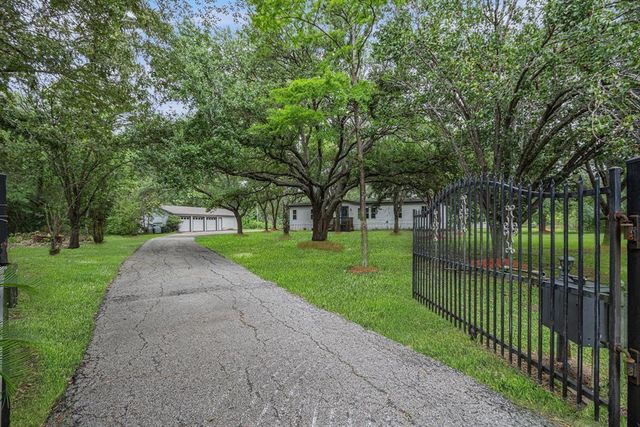 16220 Hudson Road, Santa Fe, TX 77517