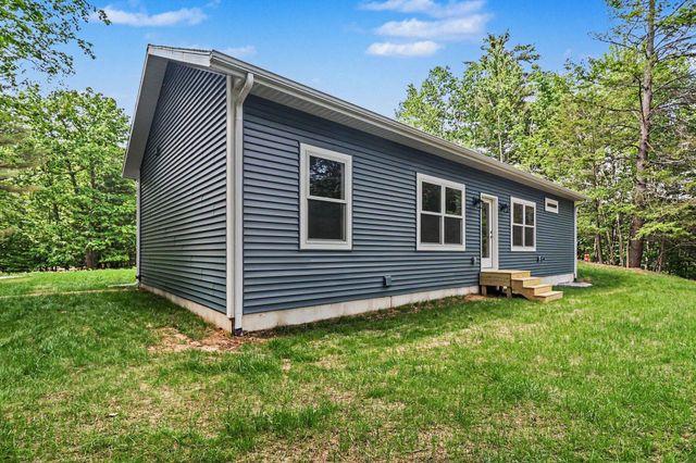 4410 N Pine Avenue, Golden Twp, MI 49436