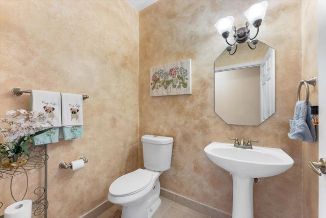 392 W Coral Trace Circle, Delray Beach, FL 33445