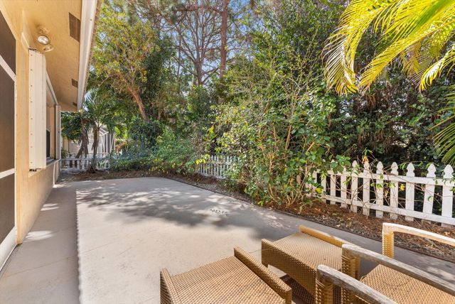 392 W Coral Trace Circle, Delray Beach, FL 33445