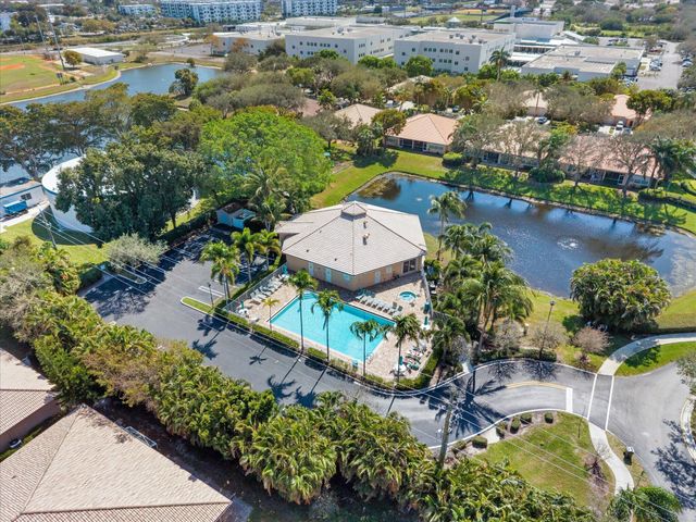 392 W Coral Trace Circle, Delray Beach, FL 33445