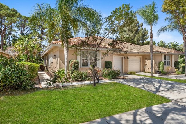 392 W Coral Trace Circle, Delray Beach, FL 33445