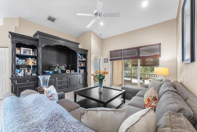 392 W Coral Trace Circle, Delray Beach, FL 33445