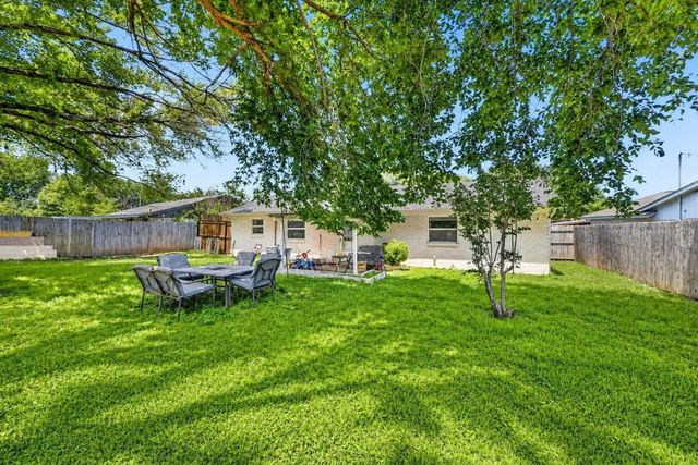 6929 Declaration Street, Watauga, TX 76148