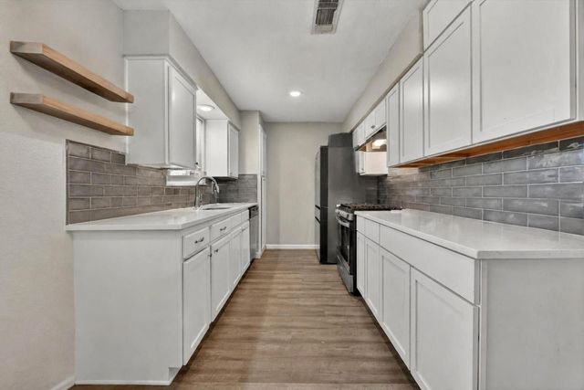 6929 Declaration Street, Watauga, TX 76148