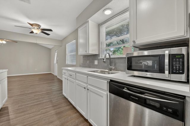 6929 Declaration Street, Watauga, TX 76148