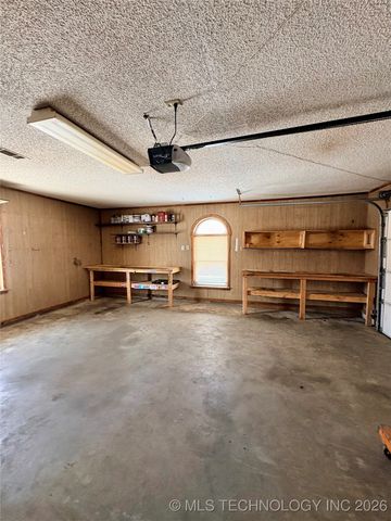 805 NW 14th Street, Wagoner, OK 74467