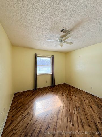 805 NW 14th Street, Wagoner, OK 74467