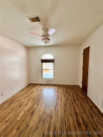 805 NW 14th Street, Wagoner, OK 74467