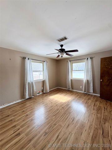 805 NW 14th Street, Wagoner, OK 74467