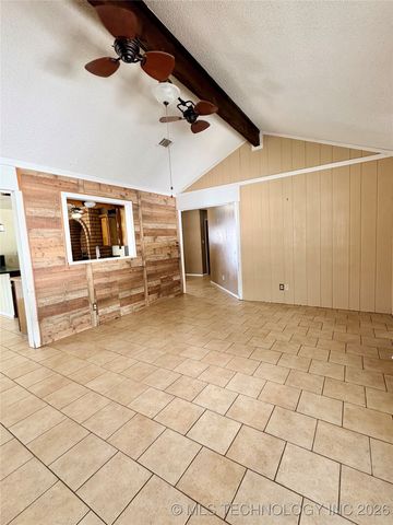 805 NW 14th Street, Wagoner, OK 74467