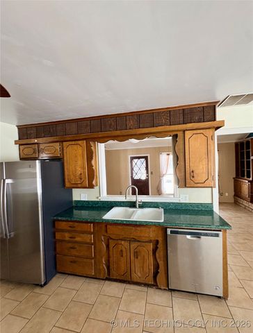 805 NW 14th Street, Wagoner, OK 74467