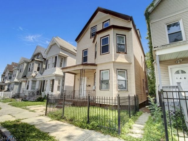 144 Steuben St, East Orange City, NJ 07018