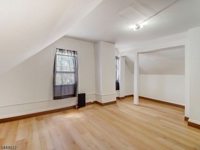 144 Steuben St, East Orange City, NJ 07018
