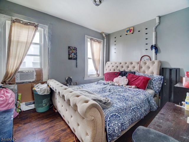 144 Steuben St, East Orange City, NJ 07018