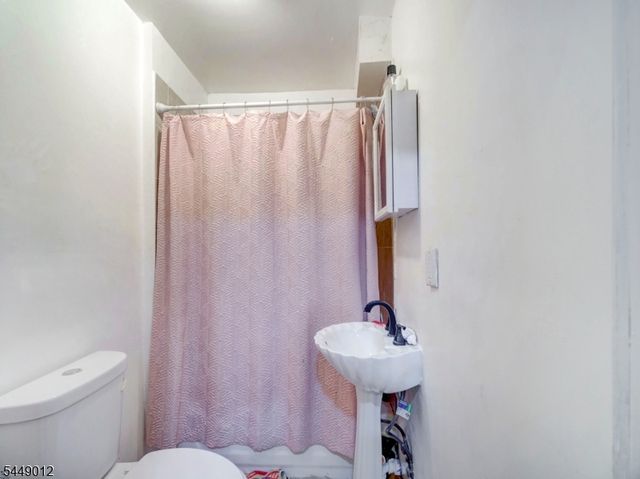 144 Steuben St, East Orange City, NJ 07018