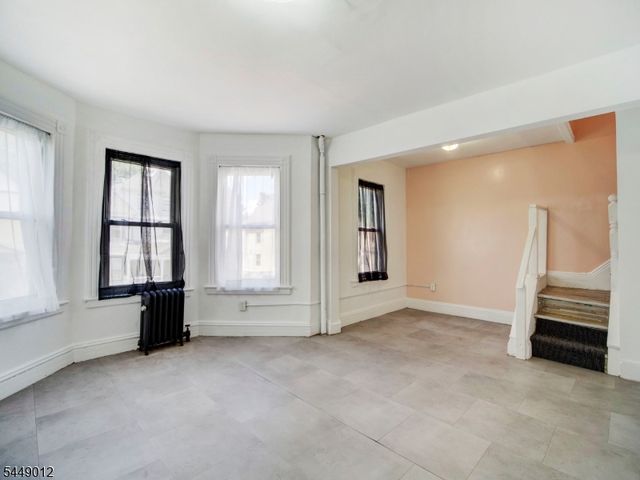144 Steuben St, East Orange City, NJ 07018
