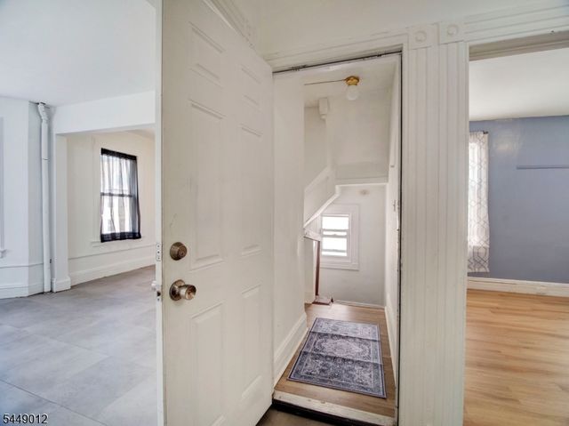 144 Steuben St, East Orange City, NJ 07018