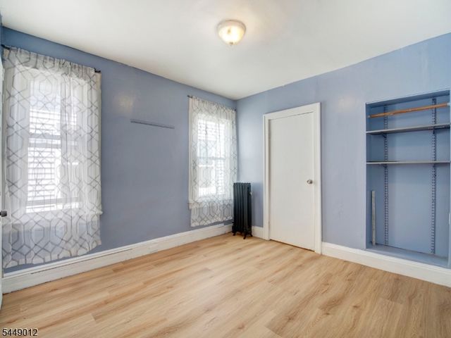 144 Steuben St, East Orange City, NJ 07018