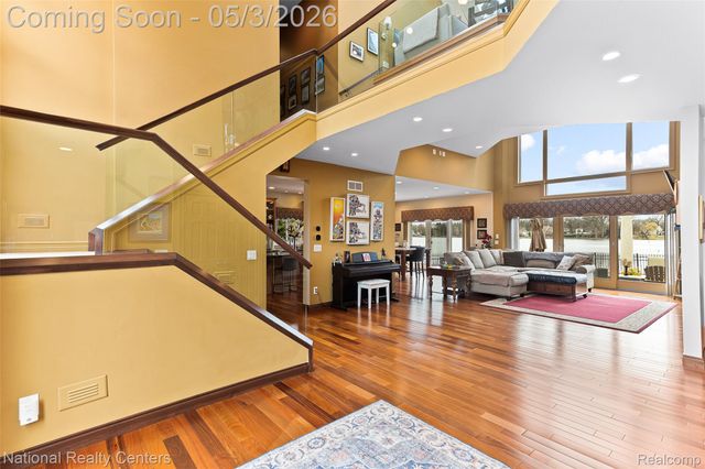 1100 Clearwater Boulevard, White Lake Charter Township, MI 48386