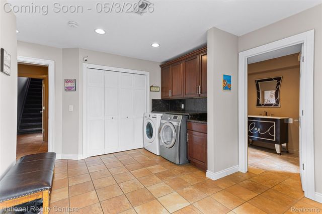 1100 Clearwater Boulevard, White Lake Charter Township, MI 48386