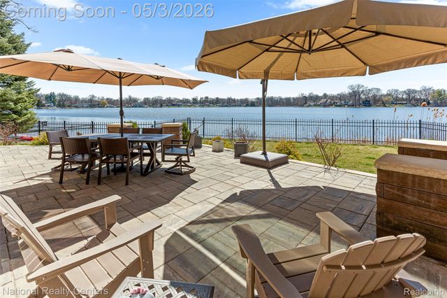1100 Clearwater Boulevard, White Lake Charter Township, MI 48386