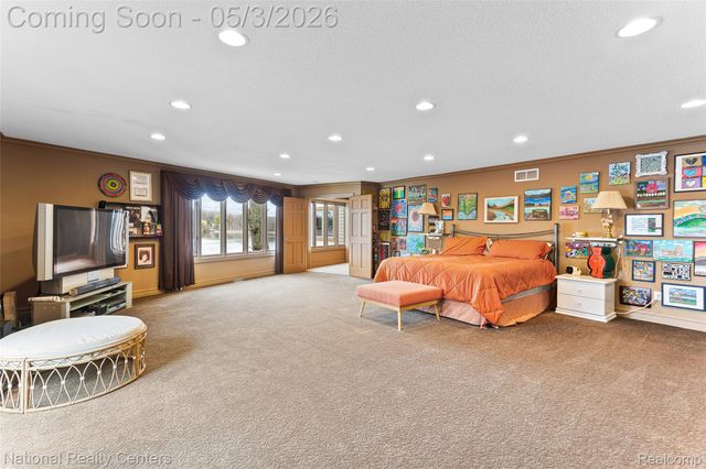1100 Clearwater Boulevard, White Lake Charter Township, MI 48386