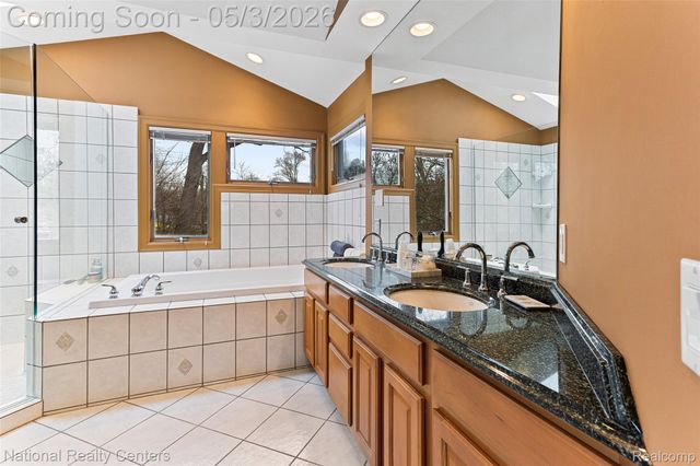 1100 Clearwater Boulevard, White Lake Charter Township, MI 48386